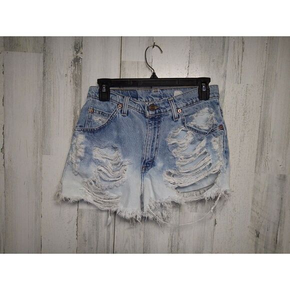 VTG Levi's 910 Shorts Women 9 Light Wash Denim MADE IN USA Destroyed Fes… - Picture 1 of 7